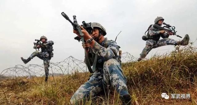 包含纷繁复杂危机四伏危机瞬息万变的词条